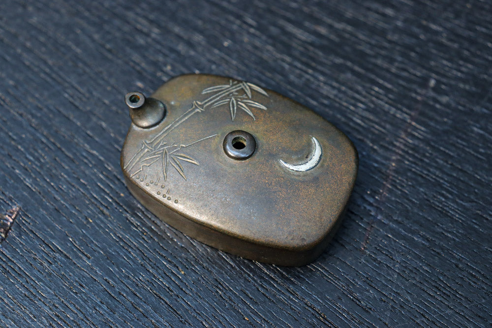 蒔絵の紋様が描かれた格調ある硯箱(共箱付き)　DC8881