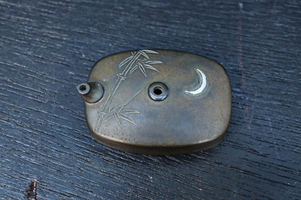 蒔絵の紋様が描かれた格調ある硯箱(共箱付き)　DC8881