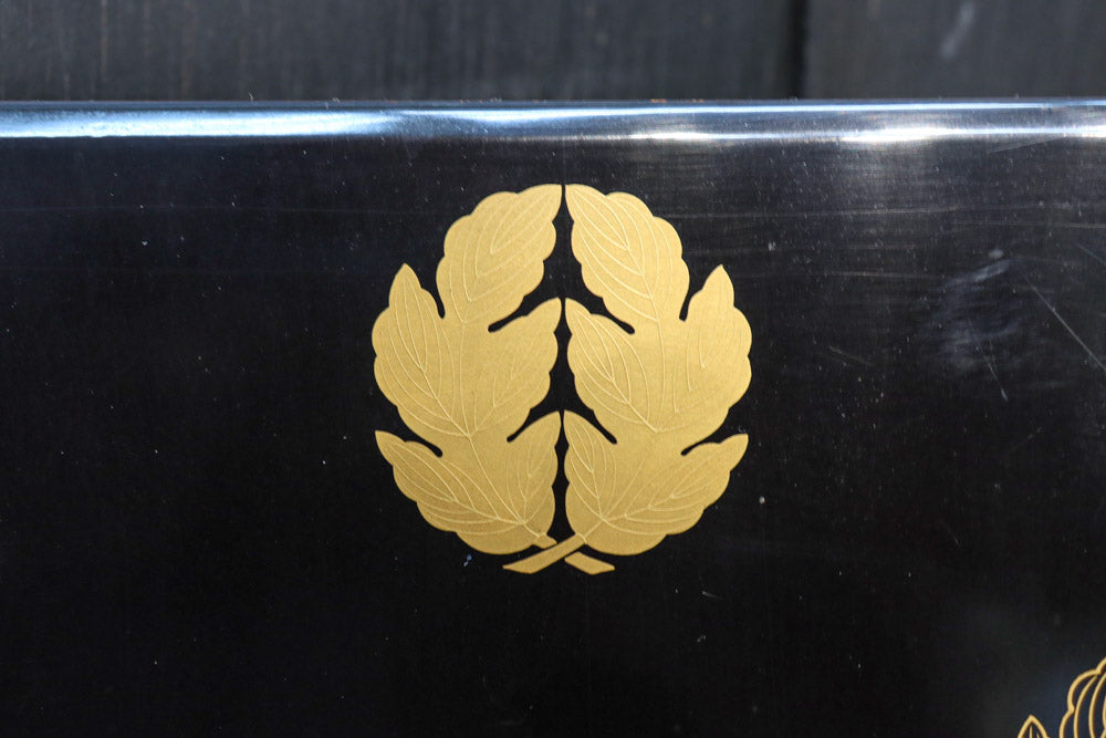 蒔絵の紋様が描かれた格調ある硯箱(共箱付き)　DC8881