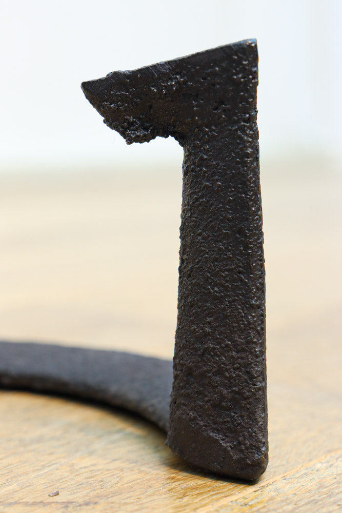 小振りながらも存在感ある五徳　DC8882