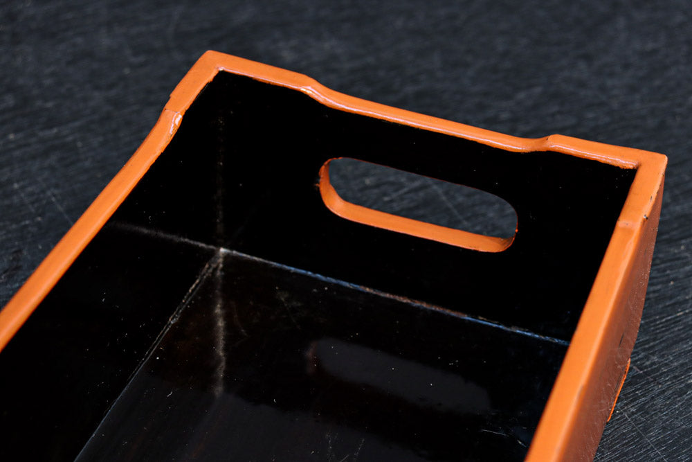 黒と朱のコントラストが映える根来塗のたばこ盆　DC8884　在庫10個