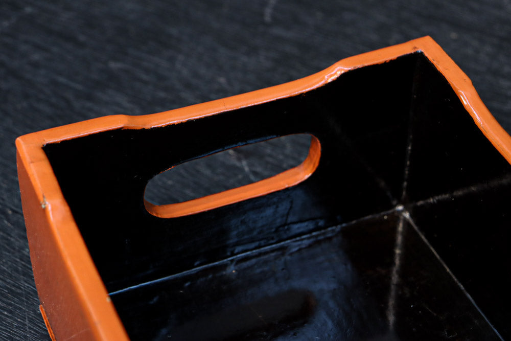 黒と朱のコントラストが映える根来塗のたばこ盆　DC8884　在庫10個