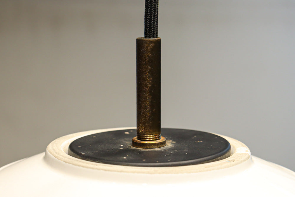 和柄の七宝透かし模様で格調ある陶器製の電笠　DC8887