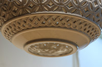 和柄の七宝透かし模様で格調ある陶器製の電笠　DC8887