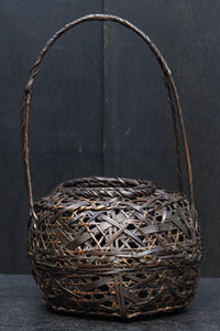 艶みある色彩で安定感ある花カゴ　DC8888　在庫1組