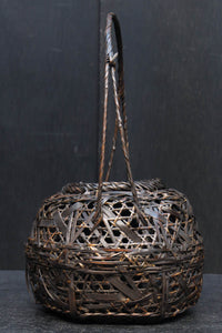 艶みある色彩で安定感ある花カゴ　DC8888　在庫1組