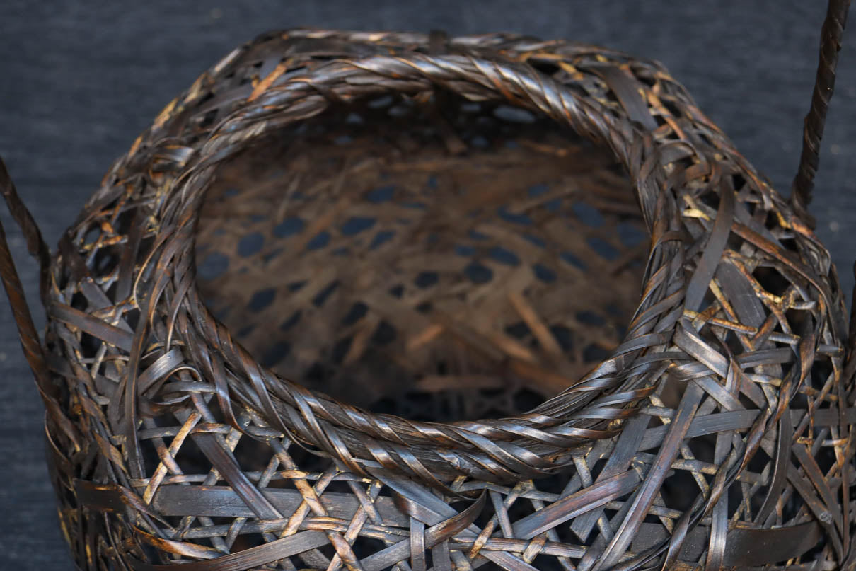 艶みある色彩で安定感ある花カゴ　DC8888　在庫1組