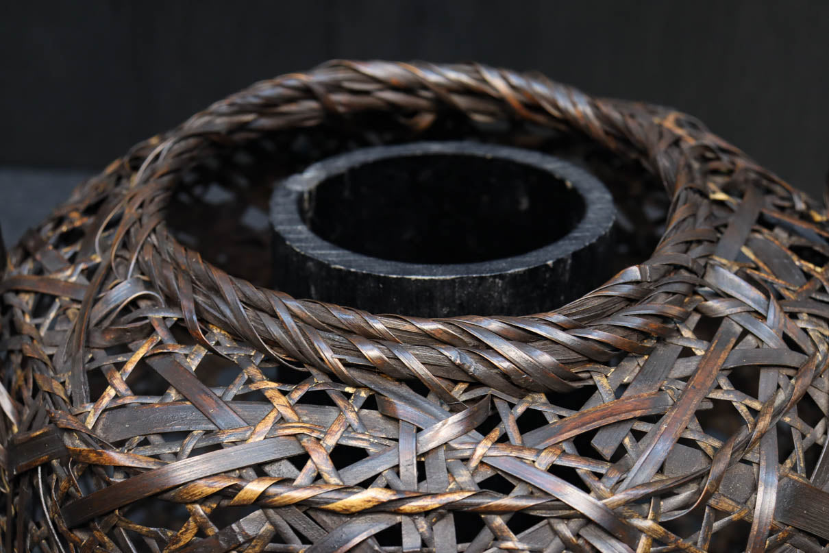 艶みある色彩で安定感ある花カゴ　DC8888　在庫1組