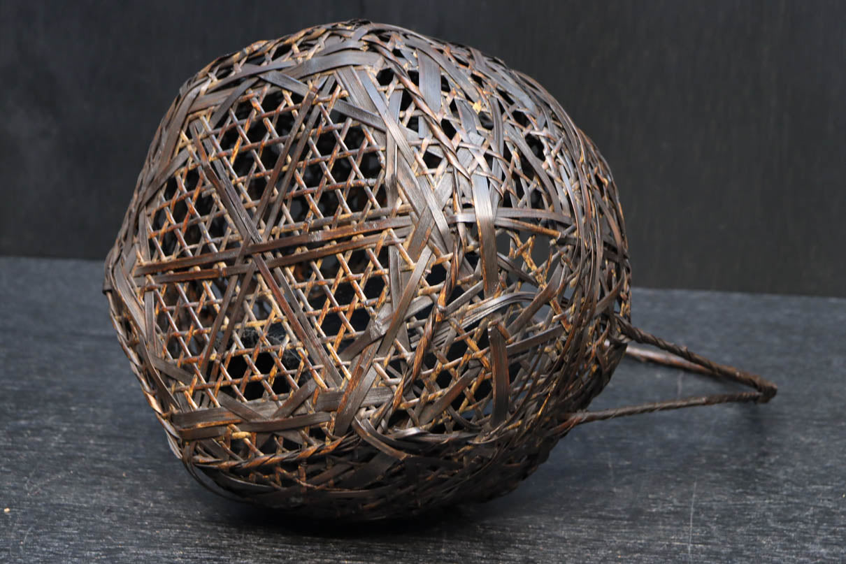 艶みある色彩で安定感ある花カゴ　DC8888　在庫1組