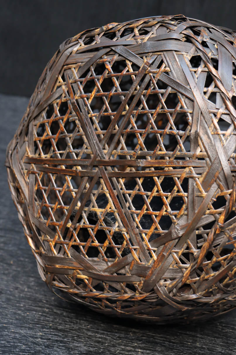 艶みある色彩で安定感ある花カゴ　DC8888　在庫1組