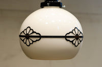 味わい深い菊菱装飾金具をまとうお椀型電笠　DC8894