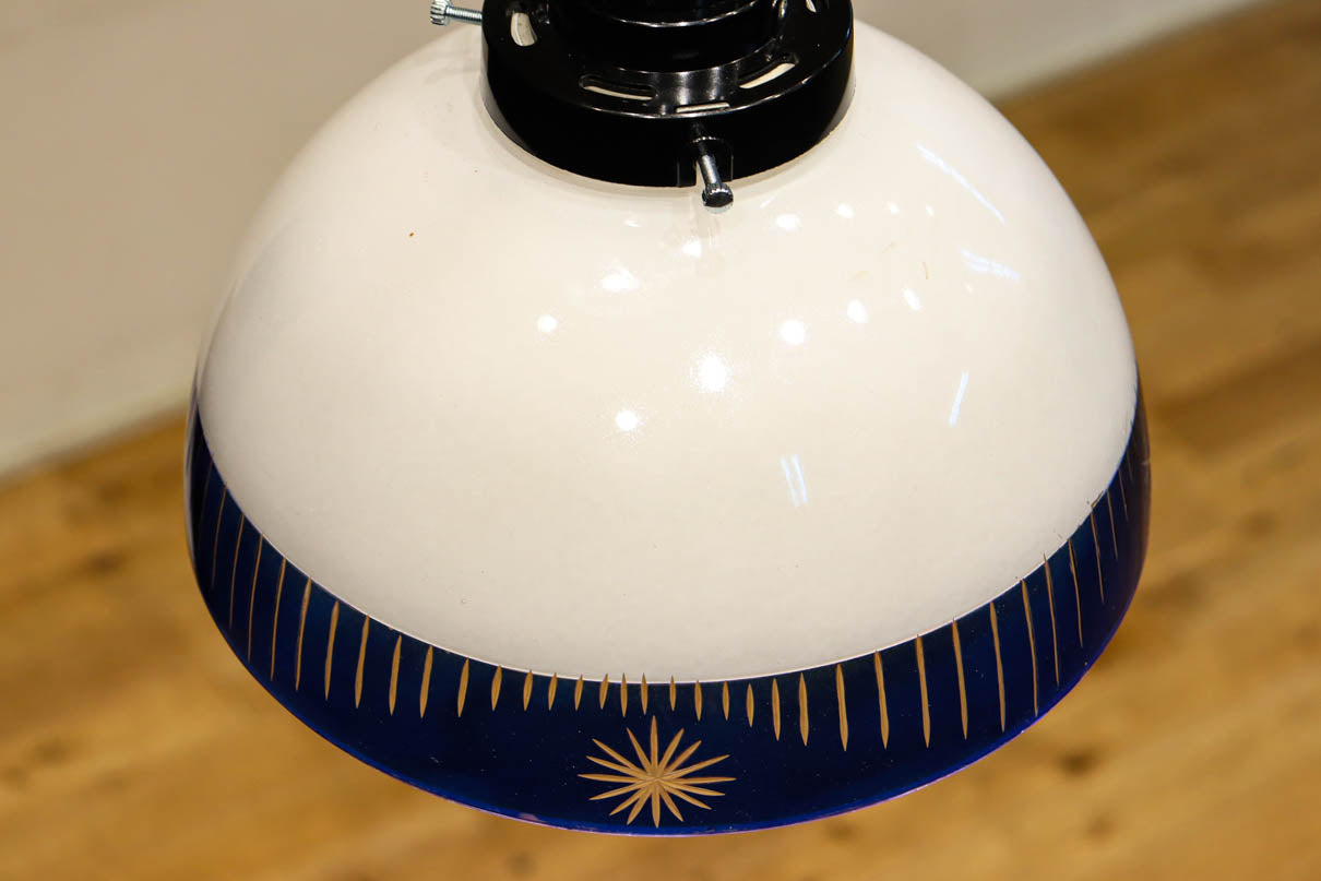 大正浪漫!! 鮮やかな青色ガラスが映える乳白ガラス切子の電笠　DC8895