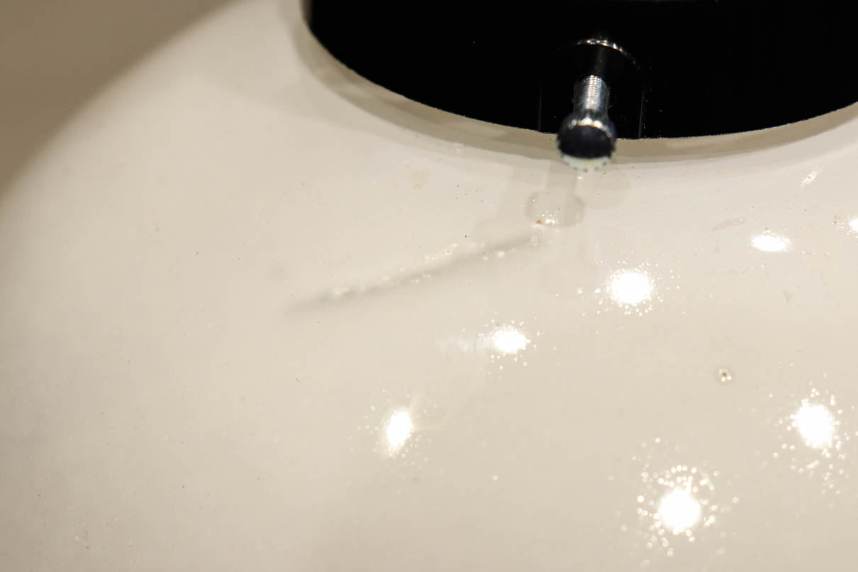 大正浪漫!! 鮮やかな青色ガラスが映える乳白ガラス切子の電笠　DC8895