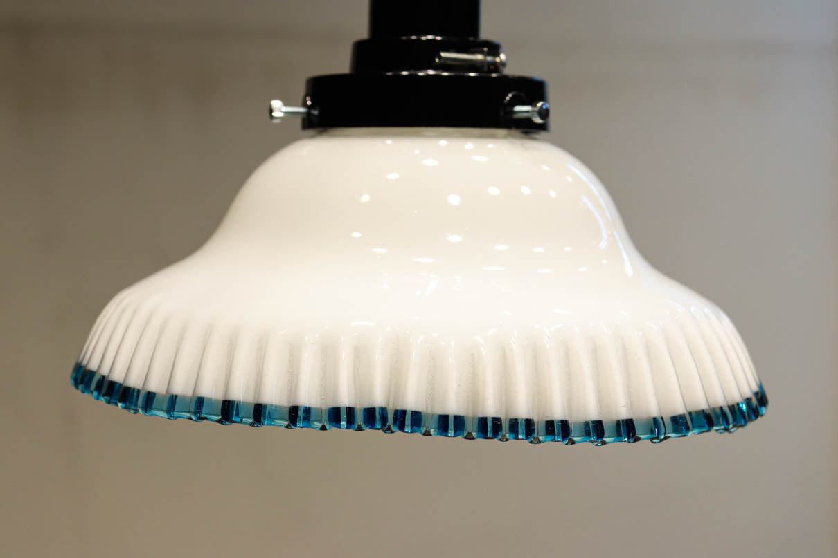 水色の縁取りが可愛らしい細やかなフリルの電笠　DC8896