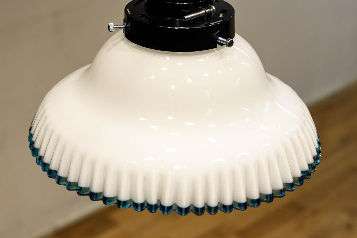 水色の縁取りが可愛らしい細やかなフリルの電笠　DC8896