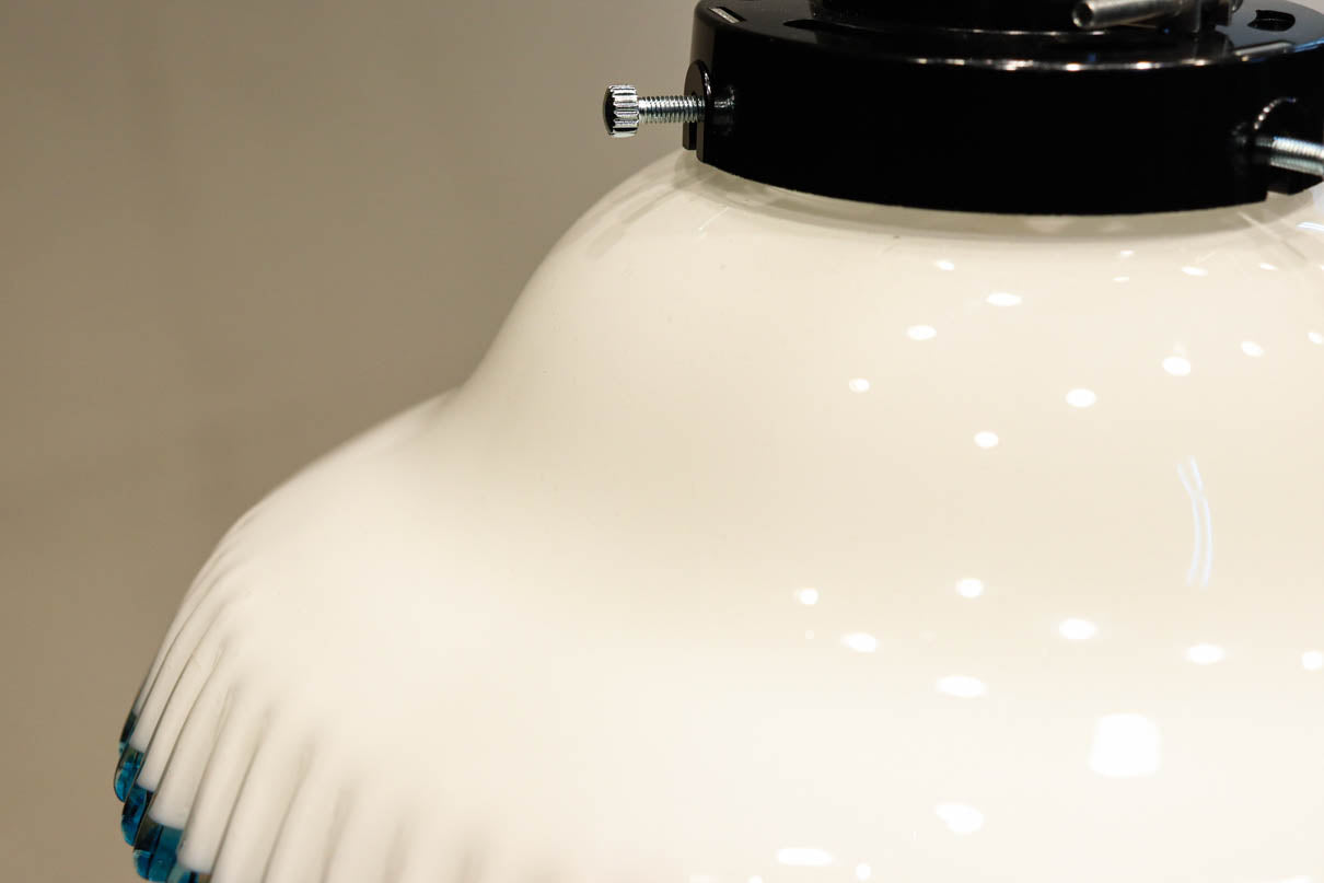 水色の縁取りが可愛らしい細やかなフリルの電笠　DC8896