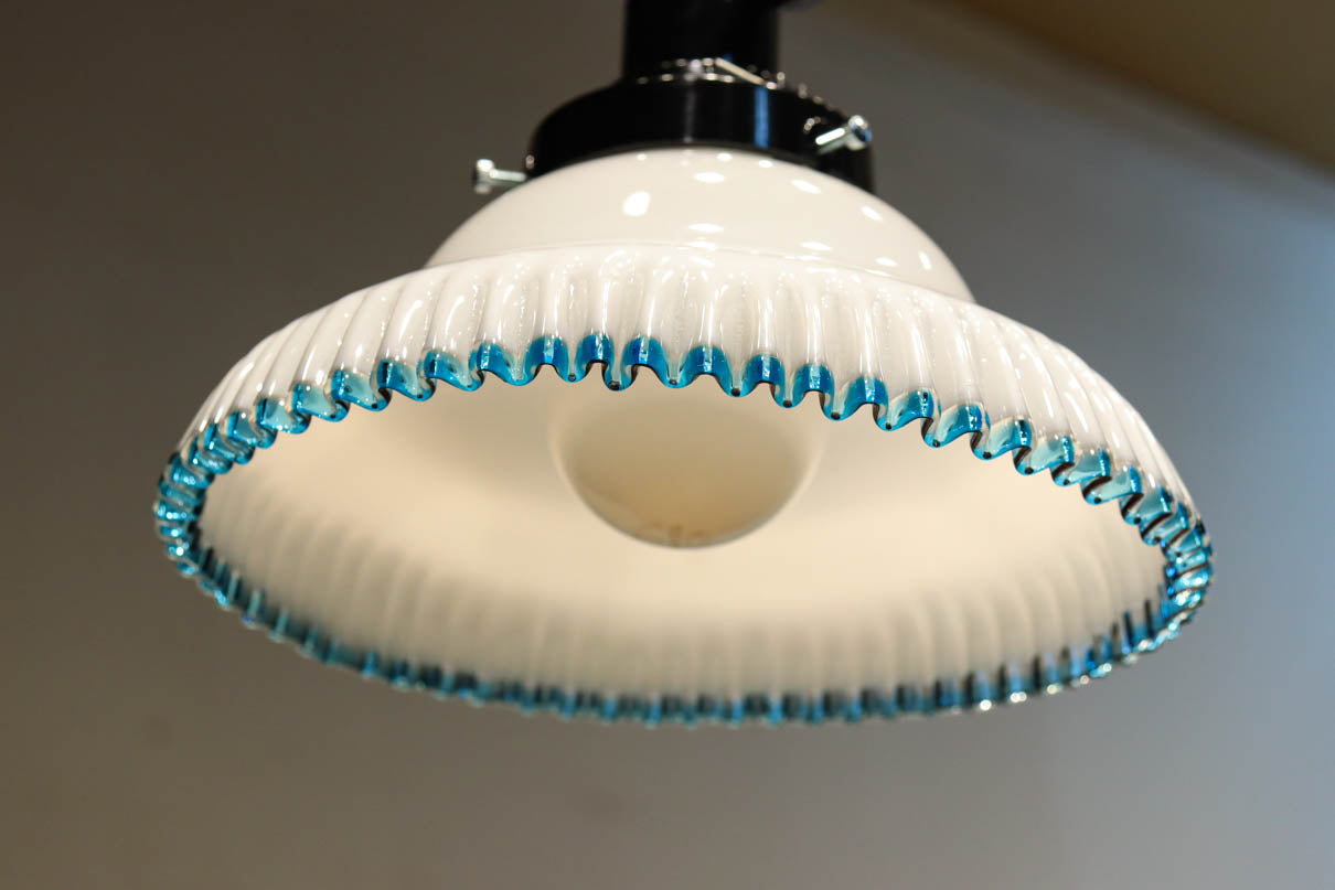 水色の縁取りが可愛らしい細やかなフリルの電笠　DC8896