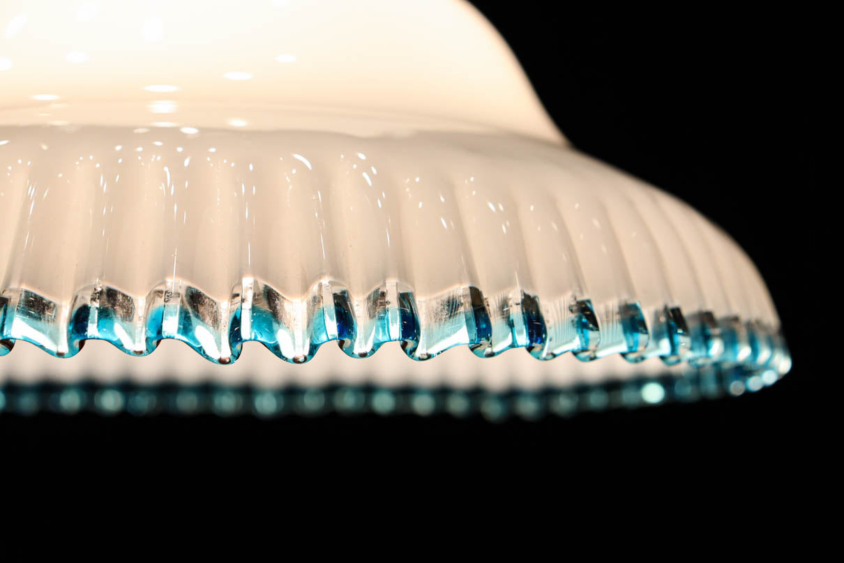 水色の縁取りが可愛らしい細やかなフリルの電笠　DC8896