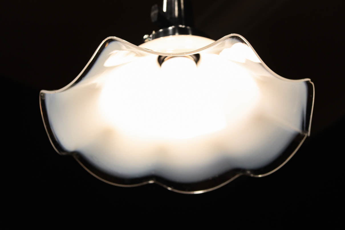 柔らかなフリルに透明の縁取りで上品な電笠　DC8897　