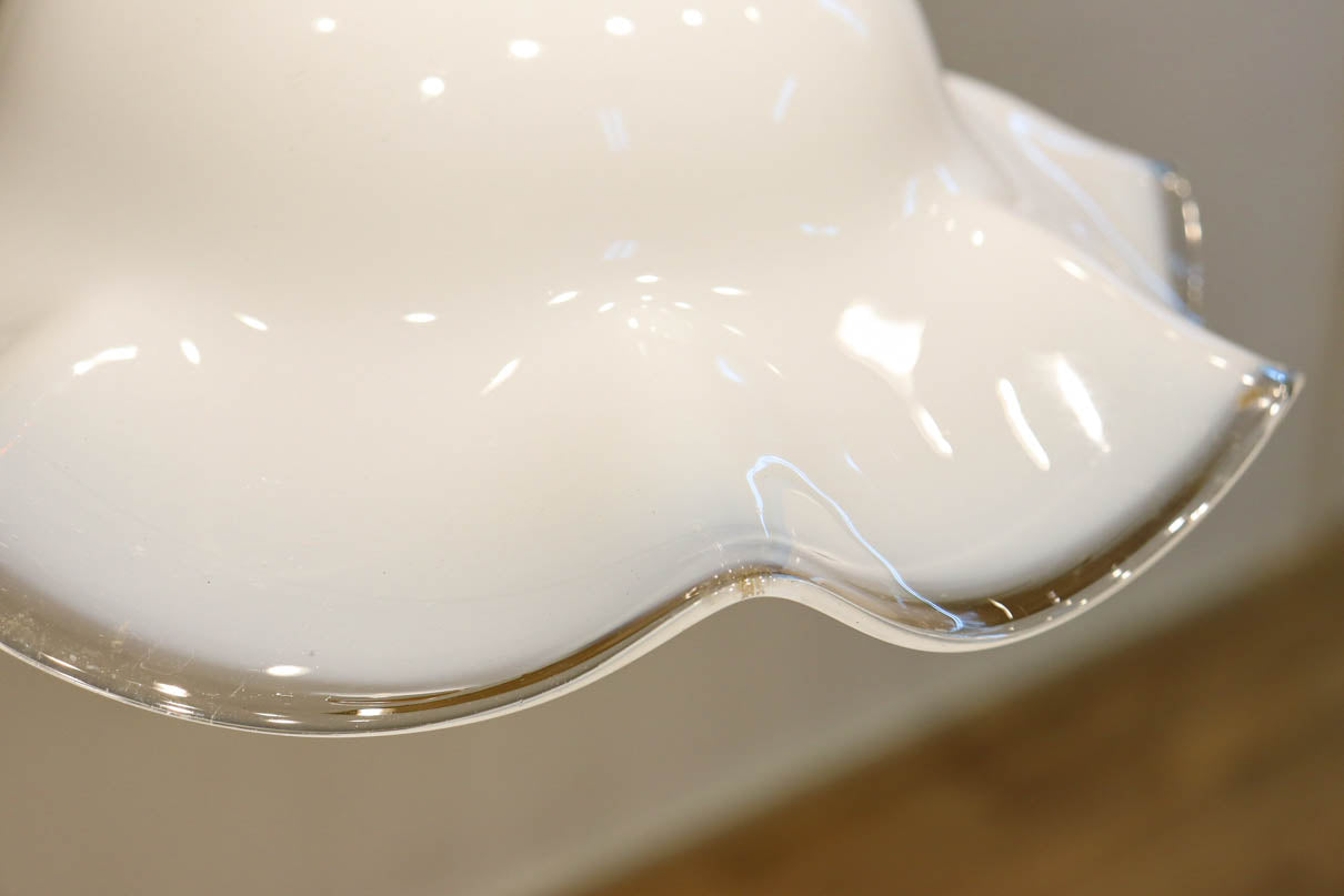 柔らかなフリルに透明の縁取りで上品な電笠　DC8897　