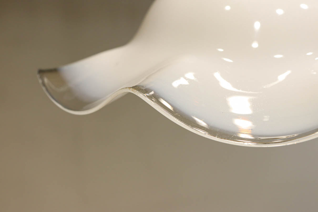 柔らかなフリルに透明の縁取りで上品な電笠　DC8897　