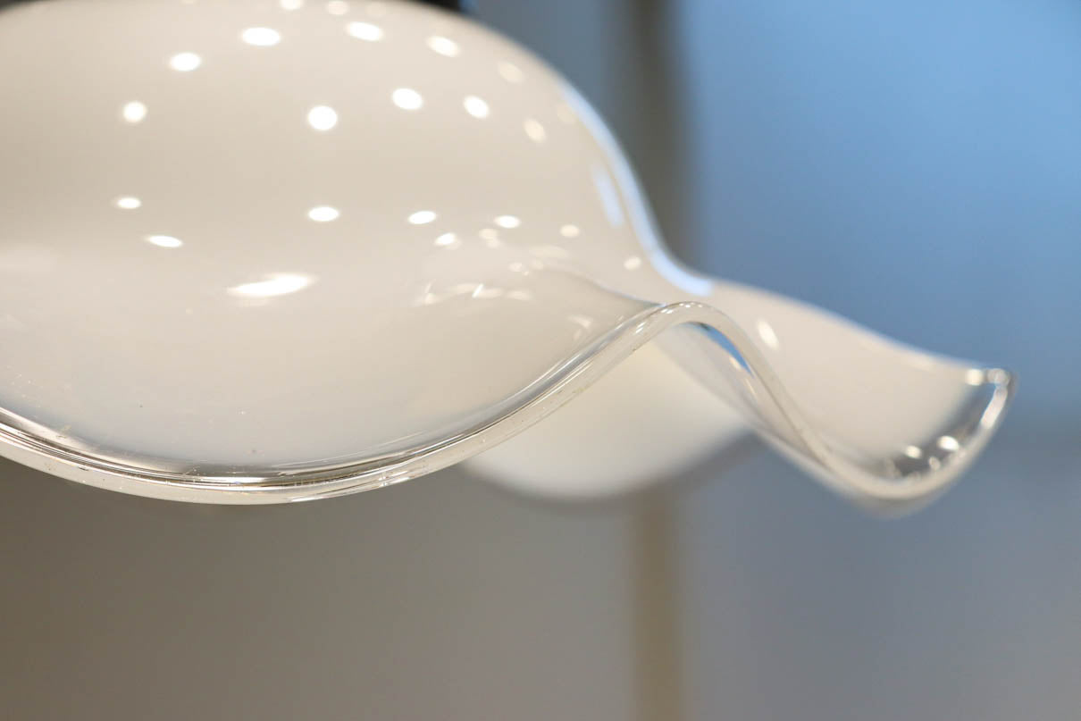 柔らかなフリルに透明の縁取りで上品な電笠　DC8897　