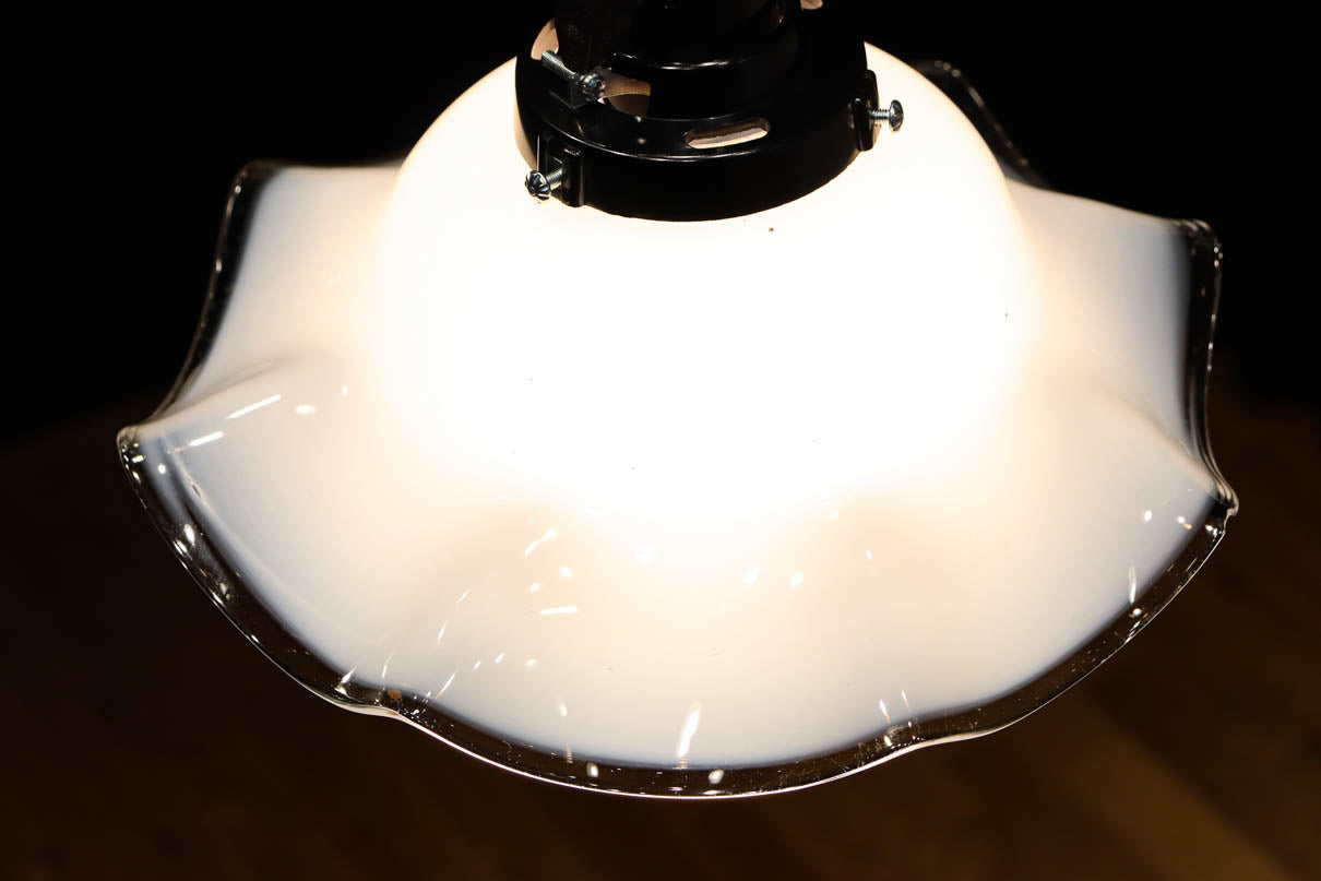 柔らかなフリルに透明の縁取りで上品な電笠　DC8897　