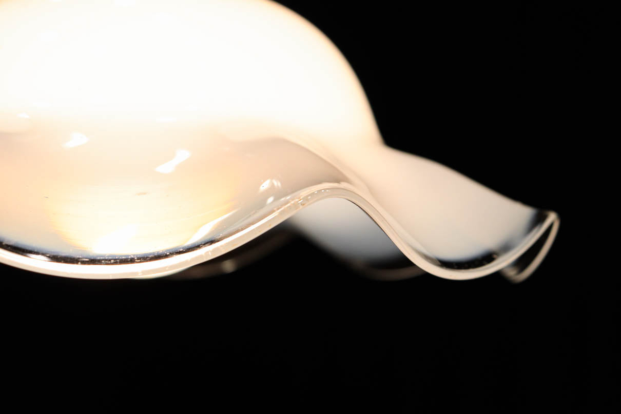 柔らかなフリルに透明の縁取りで上品な電笠　DC8897　