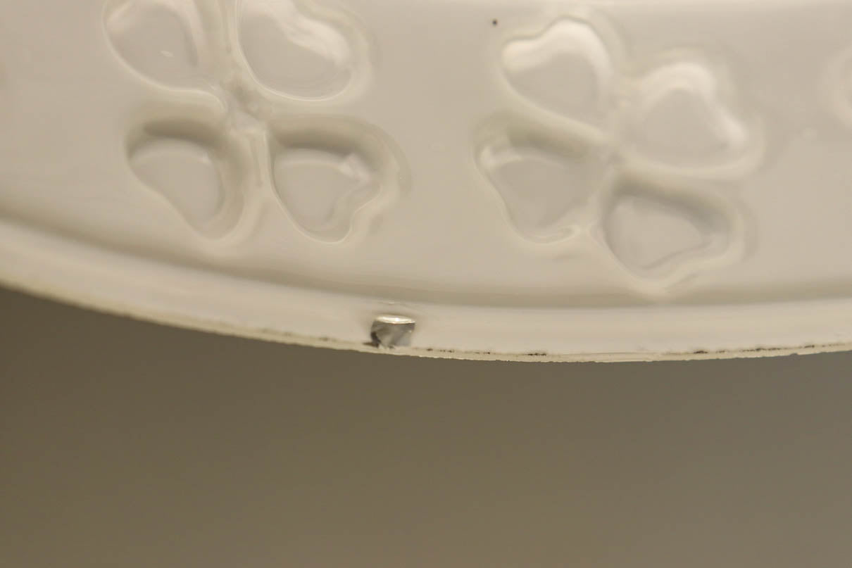 四つ葉のクローバー模様がお洒落なプレスガラスの電笠　DC8898