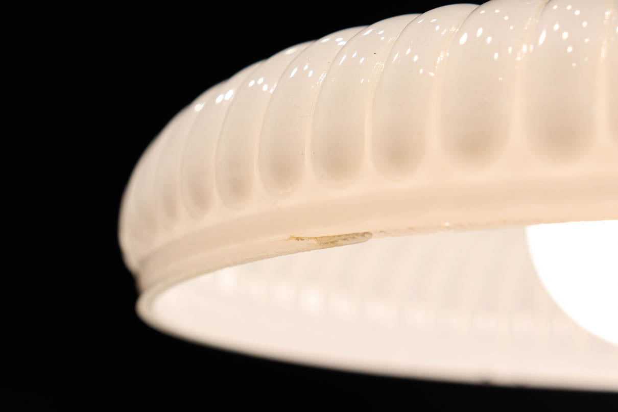 和の趣きあるプレスガラスの電笠　DC8899