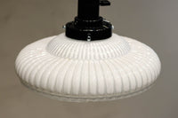 和の趣きあるプレスガラスの電笠　DC8899