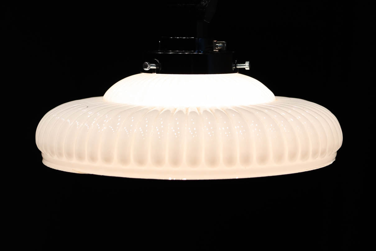 和の趣きあるプレスガラスの電笠　DC8899