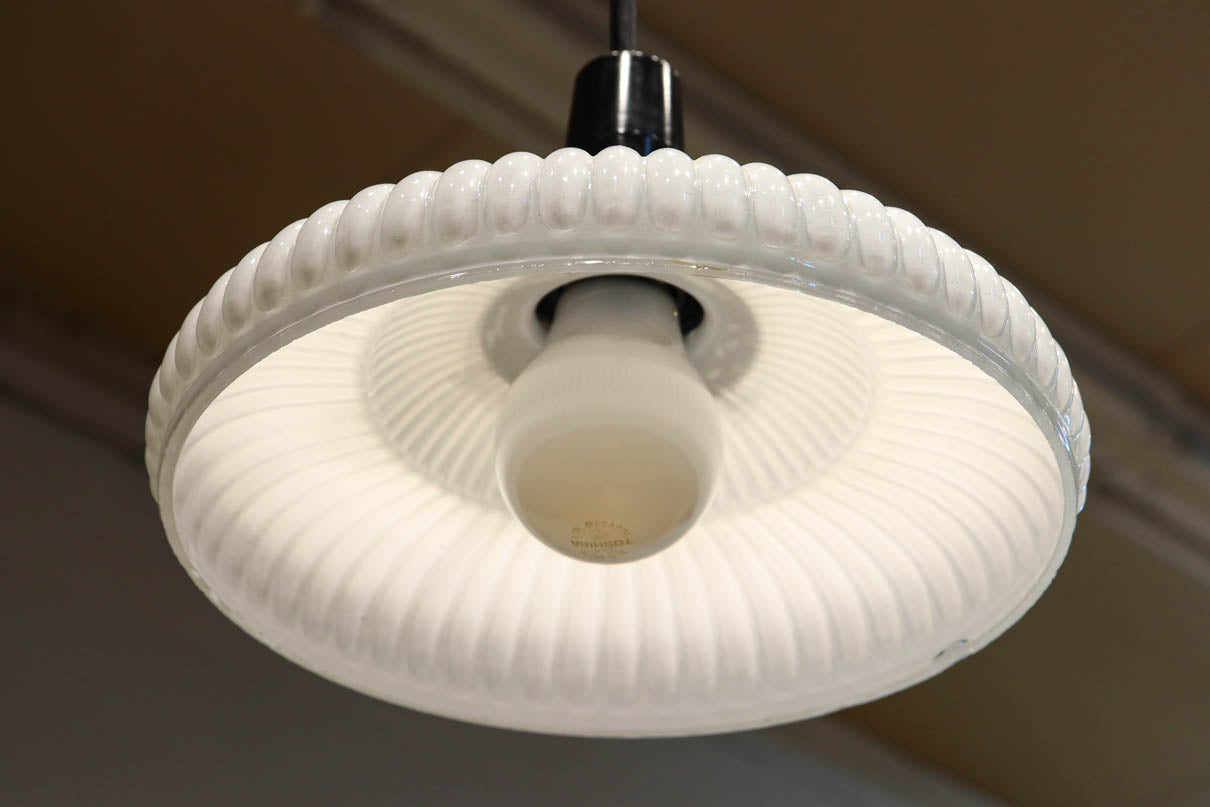 和の趣きあるプレスガラスの電笠　DC8899