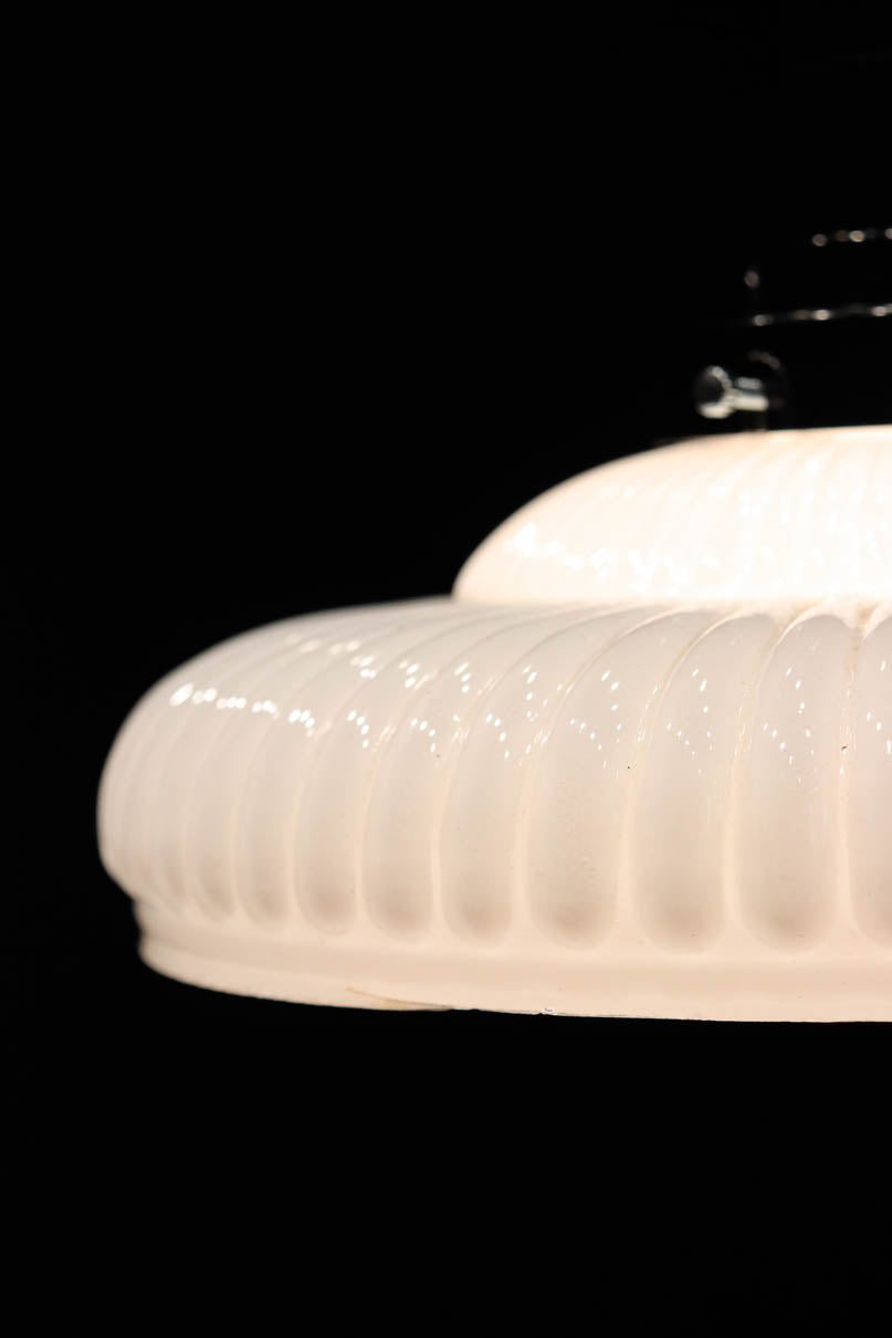 和の趣きあるプレスガラスの電笠　DC8899