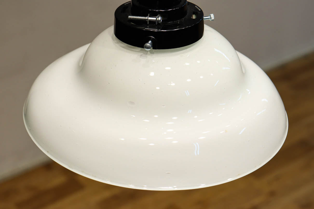 ふんわりと丸みを帯びた愛嬌のある電笠　DC8900