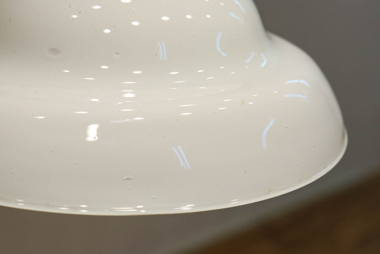 ふんわりと丸みを帯びた愛嬌のある電笠　DC8900