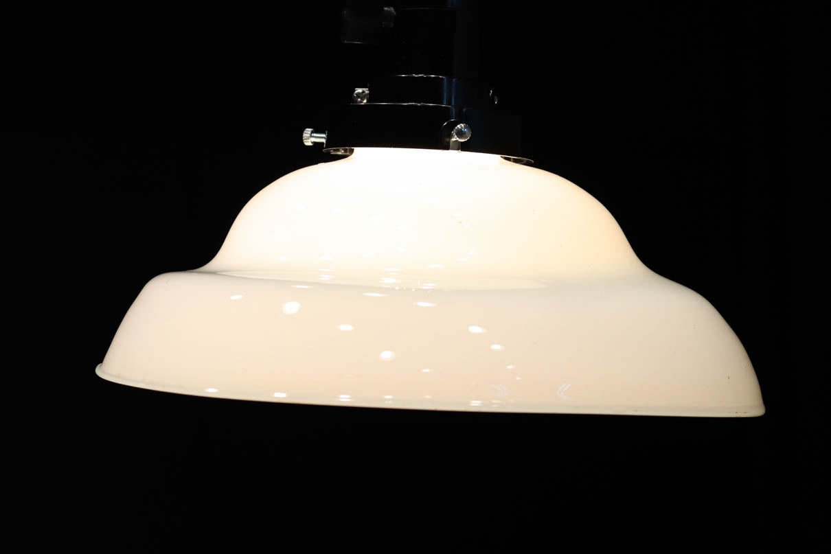 ふんわりと丸みを帯びた愛嬌のある電笠　DC8900