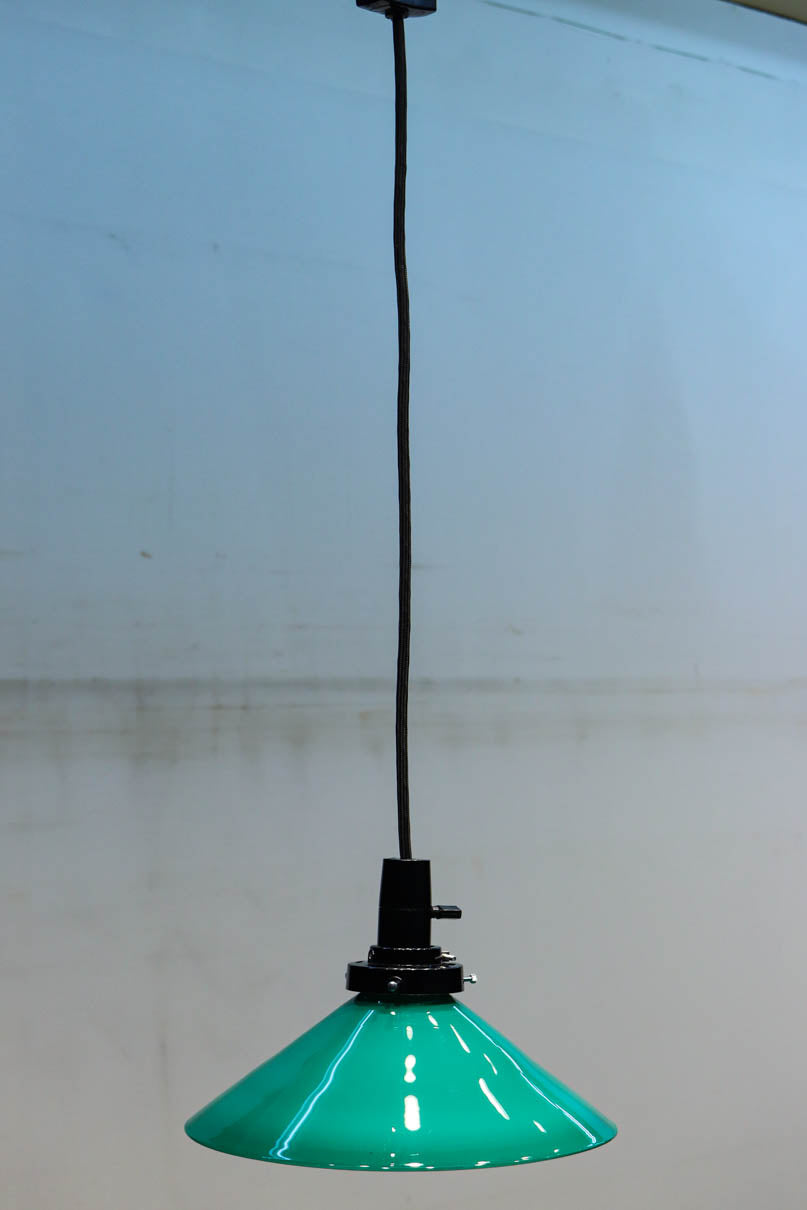 エメラルドグリーンで落ち着きあるレトロな電笠　DC8901