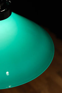 エメラルドグリーンで落ち着きあるレトロな電笠　DC8901