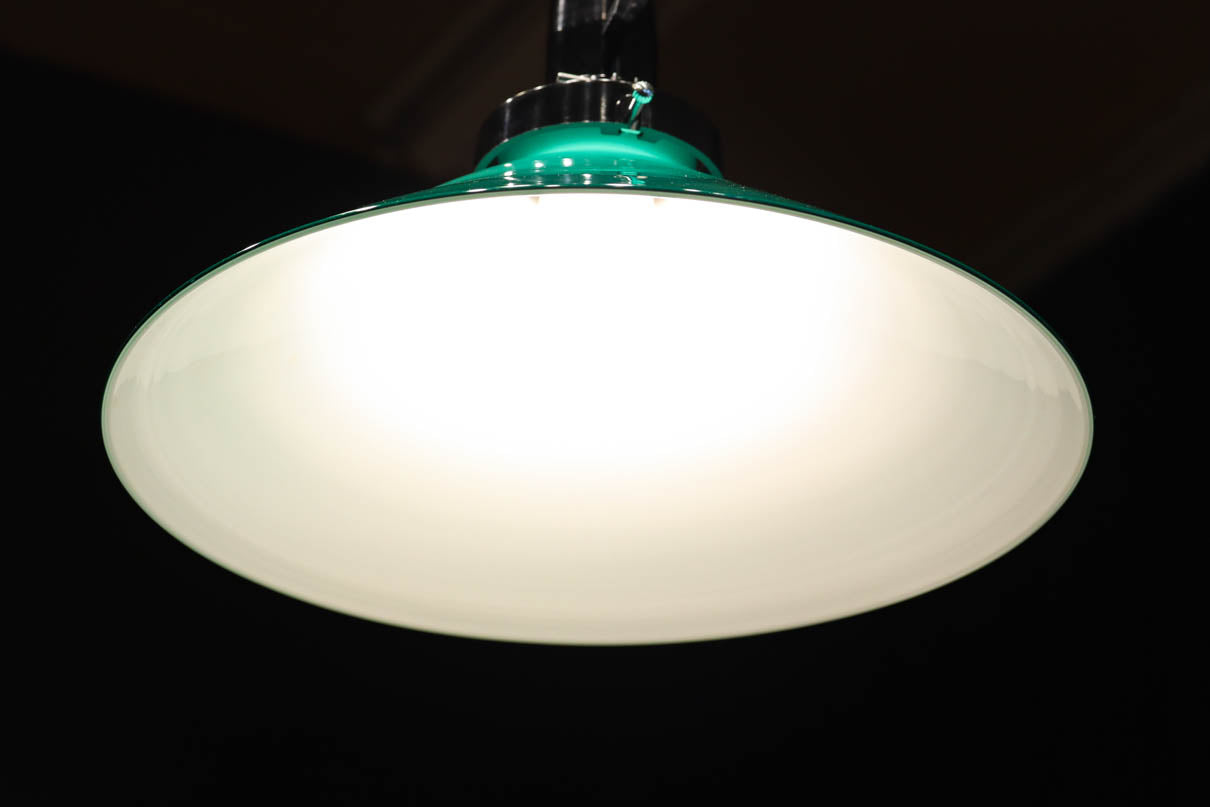 エメラルドグリーンで落ち着きあるレトロな電笠　DC8901