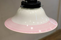 ピンクの縁取りで華やかな面持ちの電笠　DC8902