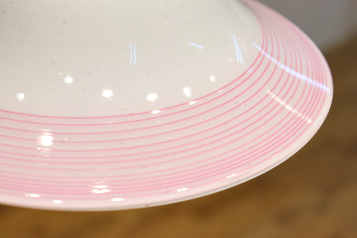 ピンクの縁取りで華やかな面持ちの電笠　DC8902