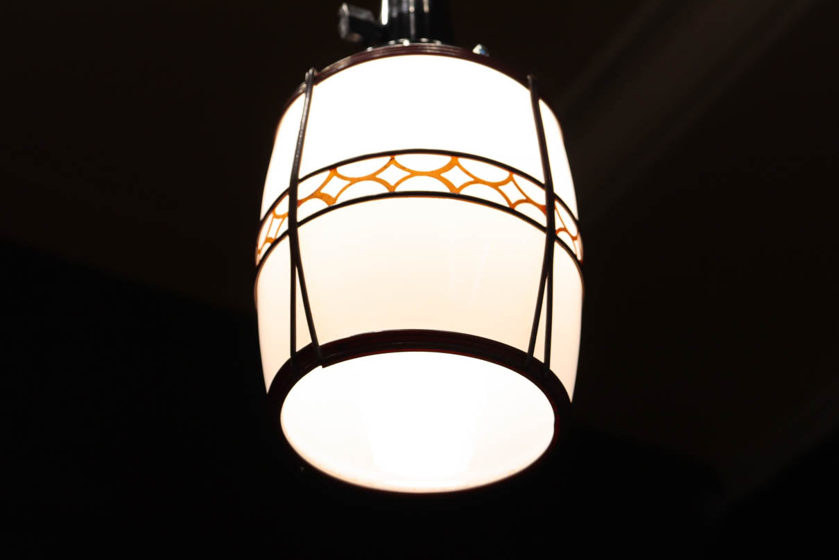 朱セルの和柄帯装飾でレトロな面持ちの電笠　DC8904