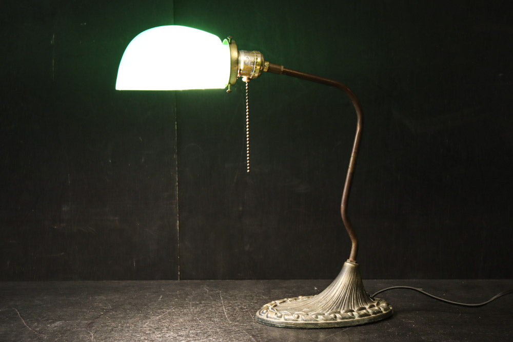 グリーン笠で和モダンな雰囲気ある電気スタンド　DC8906