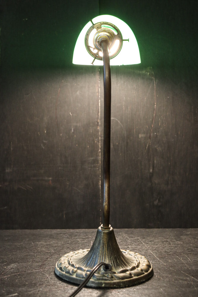 グリーン笠で和モダンな雰囲気ある電気スタンド　DC8906