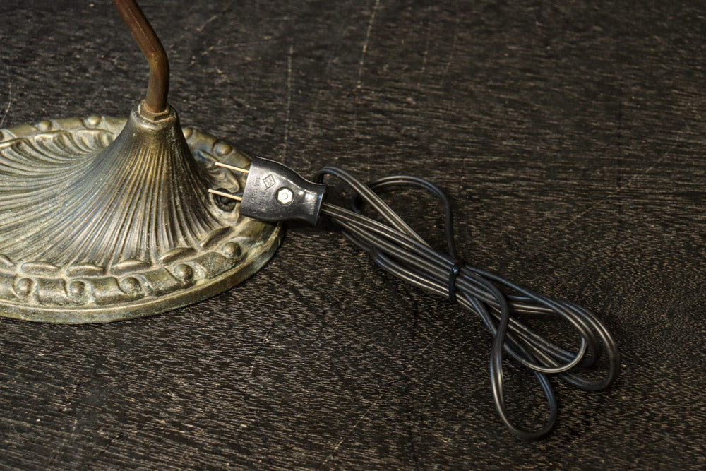 グリーン笠で和モダンな雰囲気ある電気スタンド　DC8906