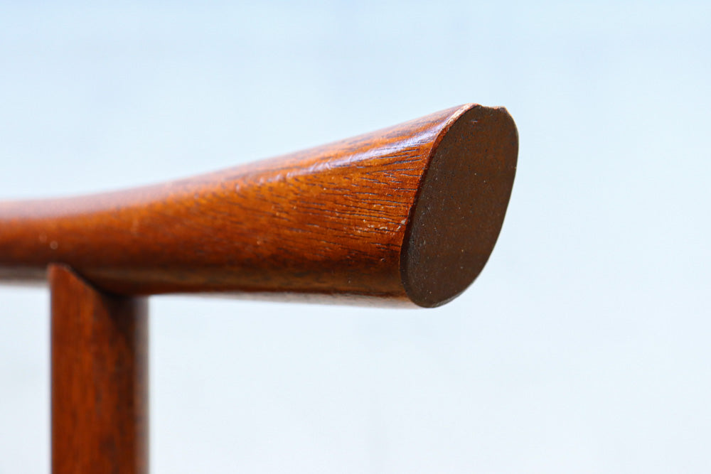 穏やかな色彩で風情溢れるフック付きの衣桁　DC8909