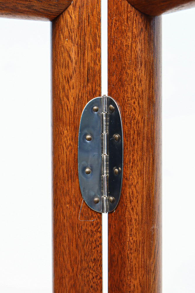 穏やかな色彩で風情溢れるフック付きの衣桁　DC8909