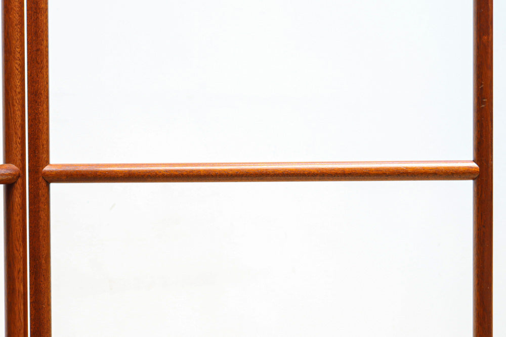 穏やかな色彩で風情溢れるフック付きの衣桁　DC8909