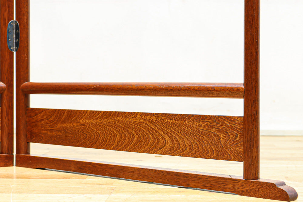 穏やかな色彩で風情溢れるフック付きの衣桁　DC8909